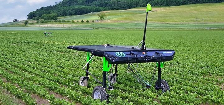 Cultures high-tech – Avec sa nouvelle machine, Ecorobotix sème les graines  d'une agriculture plus verte